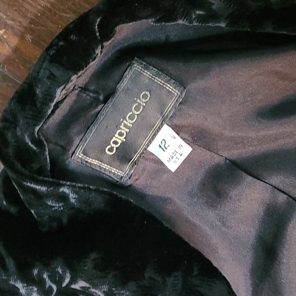 Capriccio Velvet Blazer - Picture 6 of 9